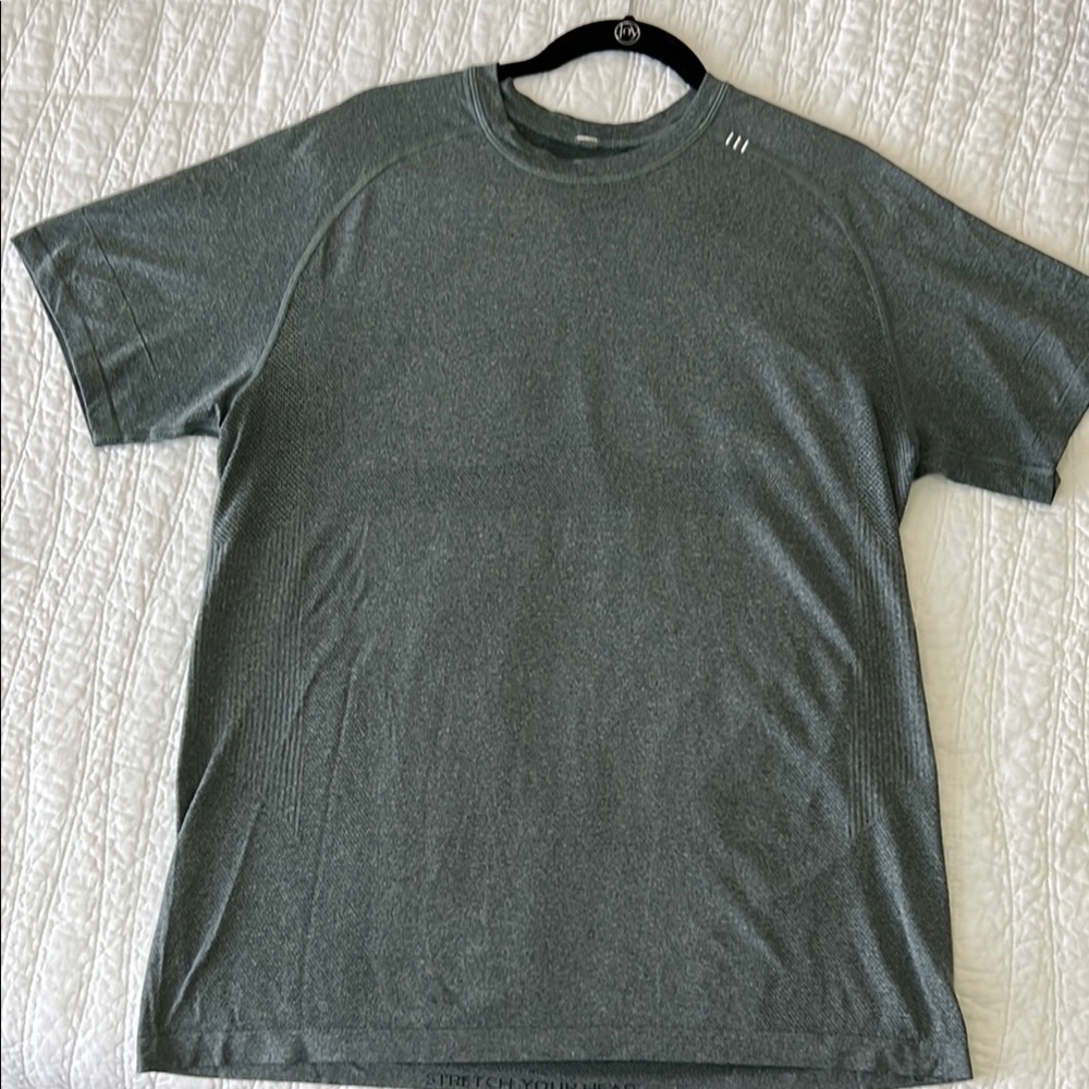 Lululemon Athletica Gray and Green Short Sleeve Tee